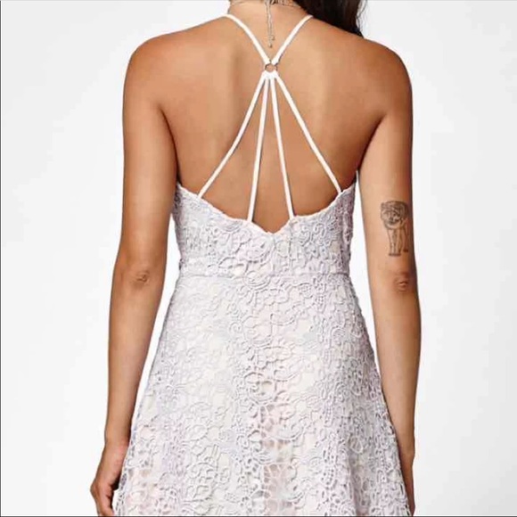 Kendall & Kylie Pastel Strappy Back Lace Dress - Picture 3 of 7